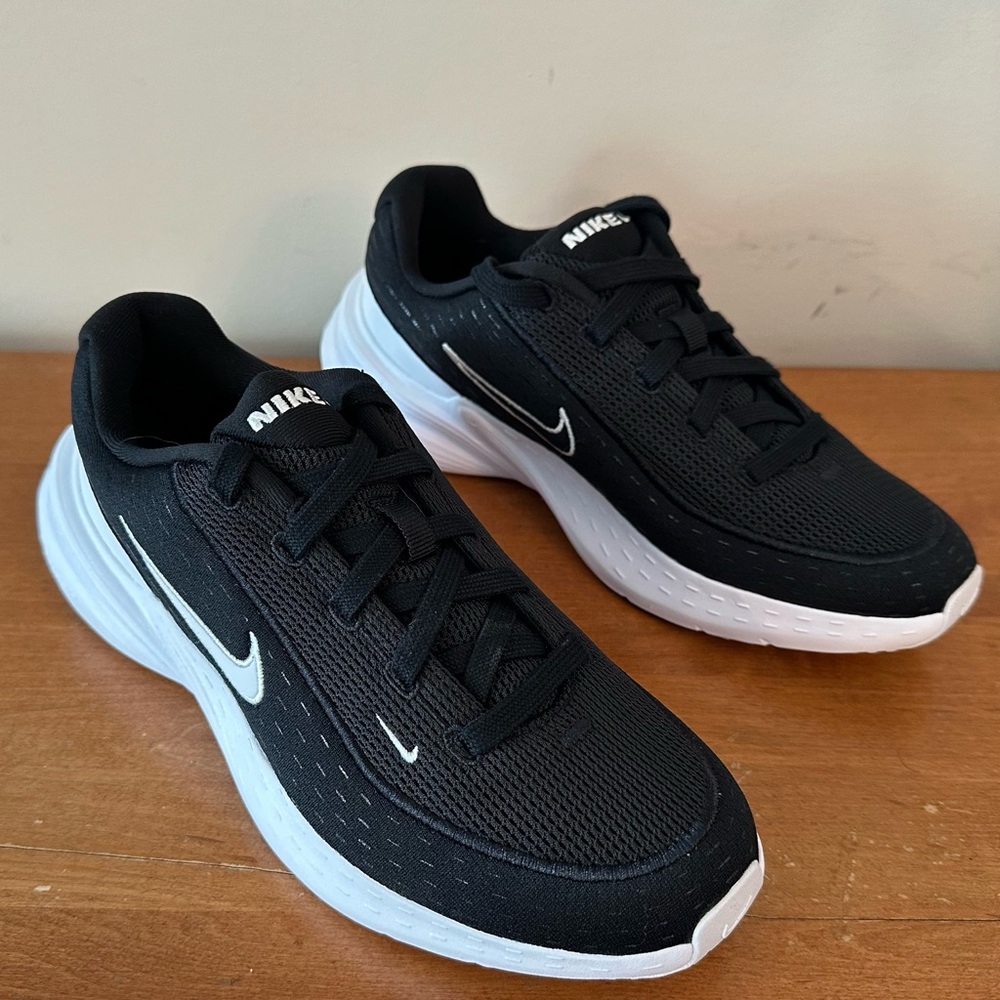 Nike Kids Uplift SC Sneakers Size 6Y Black White Low Top